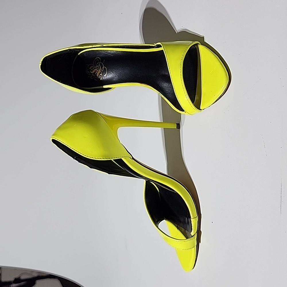 Neon Yellow pumps